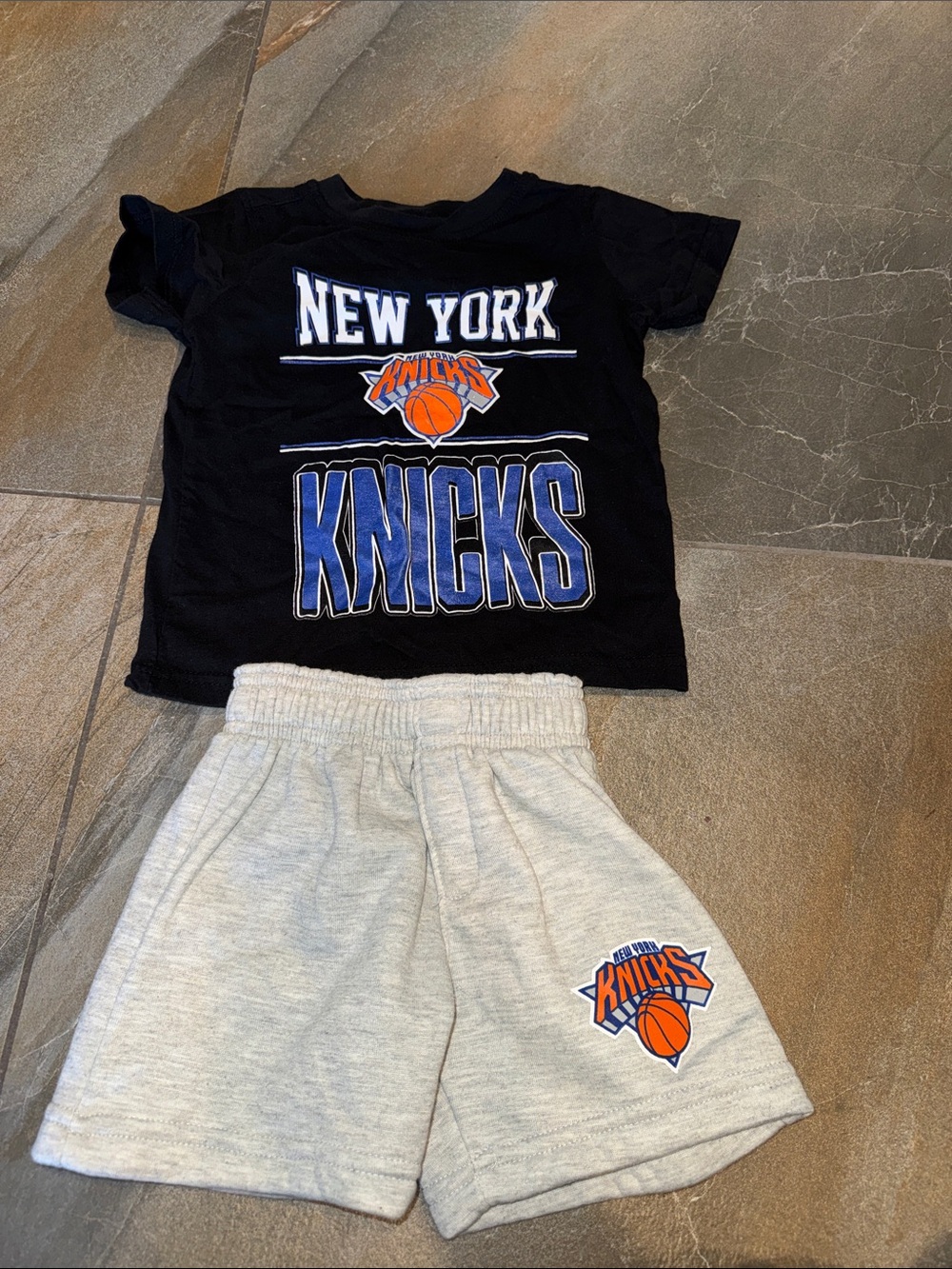 New York Knicks Kids Tee and Shorts Set - Black & Heather Gray- 4T